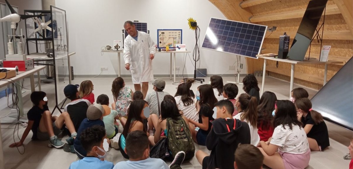 Kids let loose on renewable energy tech